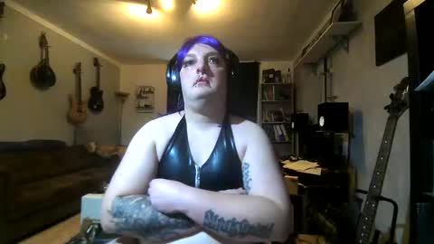 Snapshot of sissylovedoll chatting on 10-04-25, 12:58 Tiffany Candy online show from 10-04-25, 12:58