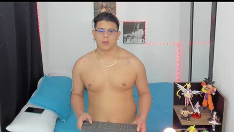 Snapshot of siul_bigcock chatting on 12-02-24, 11:29 Siul Thompson online show from 12-02-24, 11:29