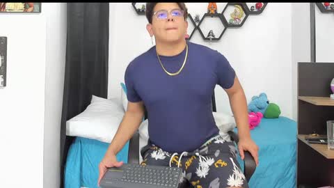 Snapshot of siul_bigcock chatting on 01-17-25, 03:12 Siul Thompson online show from 01-17-25, 03:12