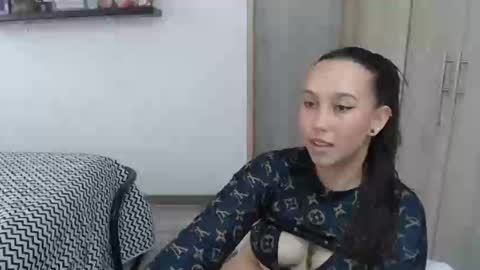 Snapshot of skarlet_adams chatting on 12-23-24, 05:43 Alice online show from 12-23-24, 05:43