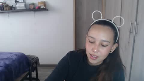 Snapshot of skarlet_adams chatting on 12-28-24, 07:22 Alice online show from 12-28-24, 07:22