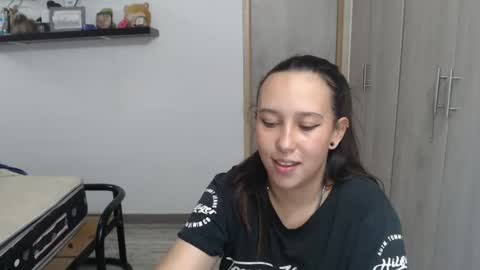 Snapshot of skarlet_adams chatting on 12-30-24, 12:00 Alice online show from 12-30-24, 12:00
