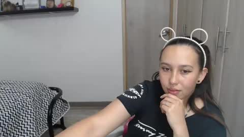 Snapshot of skarlet_adams chatting on 12-30-24, 03:03 Alice online show from 12-30-24, 03:03