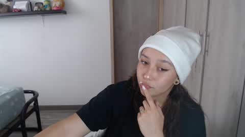 Snapshot of skarlet_adams chatting on 01-09-25, 07:18 Alice online show from 01-09-25, 07:18