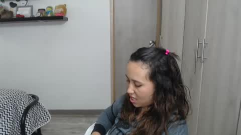 Snapshot of skarlet_adams chatting on 01-10-25, 10:57 Alice online show from 01-10-25, 10:57