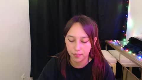 Snapshot of skarlet_adams chatting on 01-21-25, 12:36 Alice online show from 01-21-25, 12:36