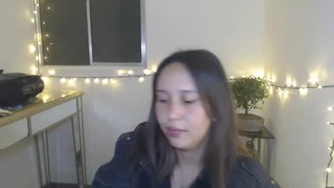 Snapshot of skarlet_adams chatting on 01-23-25, 01:41 Alice online show from 01-23-25, 01:41