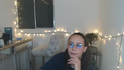 Snapshot of skarlet_adams chatting on 01-31-25, 12:50 Alice online show from 01-31-25, 12:50