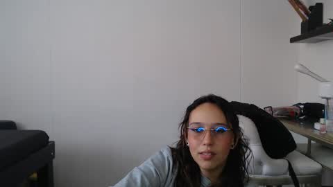 Snapshot of skarlet_adams chatting on 02-05-25, 02:37 Alice online show from 02-05-25, 02:37