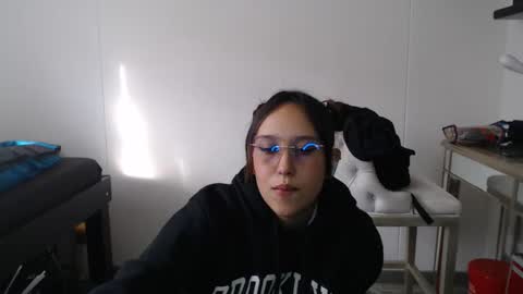 Snapshot of skarlet_adams chatting on 02-06-25, 09:17 Alice online show from 02-06-25, 09:17