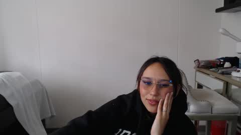 Snapshot of skarlet_adams chatting on 02-11-25, 08:10 Alice online show from 02-11-25, 08:10
