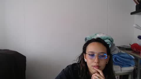Snapshot of skarlet_adams chatting on 02-18-25, 07:09 Alice online show from 02-18-25, 07:09