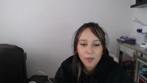 Snapshot of skarlet_adams chatting on 03-06-25, 02:51 Alice online show from 03-06-25, 02:51