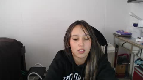 Snapshot of skarlet_adams chatting on 03-06-25, 05:54 Alice online show from 03-06-25, 05:54