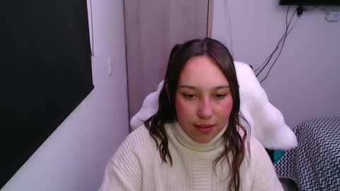 Snapshot of skarlet_adams chatting on 10-08-25, 09:23 Alice online show from 10-08-25, 09:23