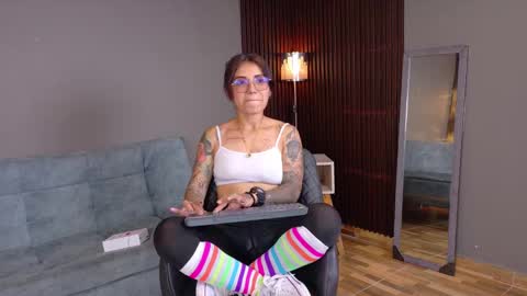 skarlet_petit online show from 02-05-25, 11:39