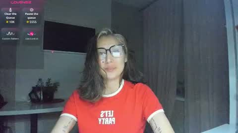 Snapshot of skarlettforeve chatting on 06-26-26, 10:36 skarlett online show from 06-26-26, 10:36