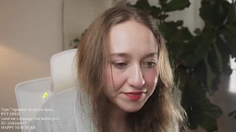 Snapshot of skarpio17 chatting on 01-04-25, 07:34 Im Scarlett ONLINE 5pm-10pm NYC time online show from 01-04-25, 07:34