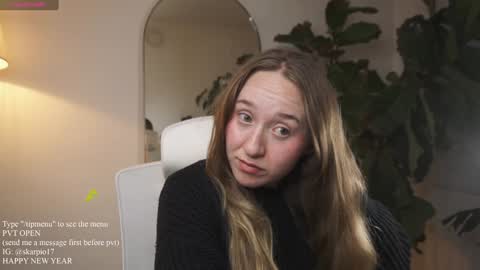 Snapshot of skarpio17 chatting on 01-12-25, 03:17 Im Scarlett ONLINE 5pm-10pm NYC time online show from 01-12-25, 03:17