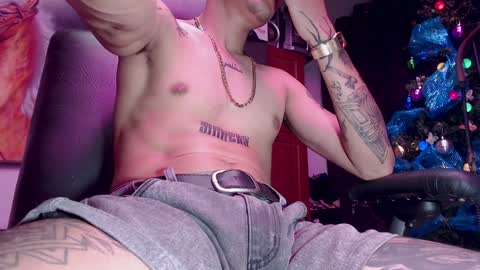 Snapshot of skateboy444 chatting on 12-09-24, 02:24 king online show from 12-09-24, 02:24