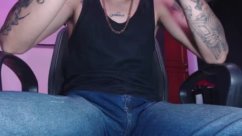 Snapshot of skateboy444 chatting on 01-18-25, 11:11 king online show from 01-18-25, 11:11