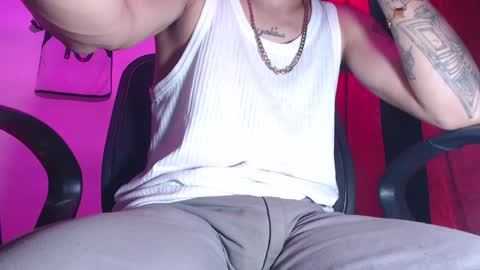 Snapshot of skateboy444 chatting on 02-08-25, 05:40 king online show from 02-08-25, 05:40