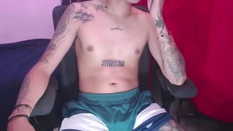 Snapshot of skateboy444 chatting on 03-11-25, 02:21 king online show from 03-11-25, 02:21