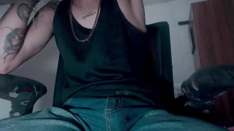 Snapshot of skateboy444 chatting on 09-11-25, 05:07 king online show from 09-11-25, 05:07