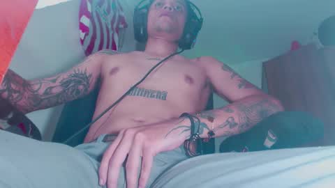 Snapshot of skateboy444 chatting on 02-25-26, 04:11 king online show from 02-25-26, 04:11