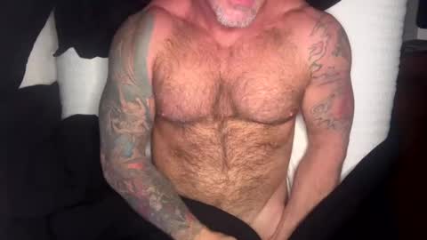 Snapshot of skimaskedbeef chatting on 01-29-25, 09:44 BEEF online show from 01-29-25, 09:44