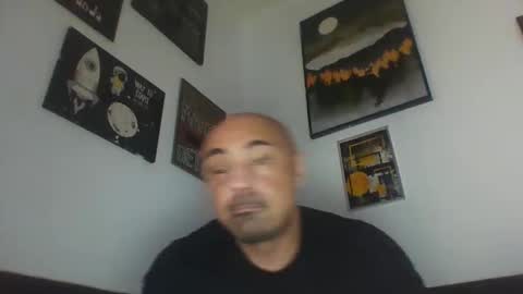 Snapshot of skinboys chatting on 01-11-25, 08:43 skinboys online show from 01-11-25, 08:43