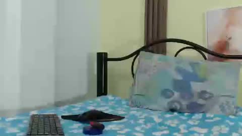 Snapshot of skinny18sexy chatting on 06-14-26, 07:49 skinny online show from 06-14-26, 07:49