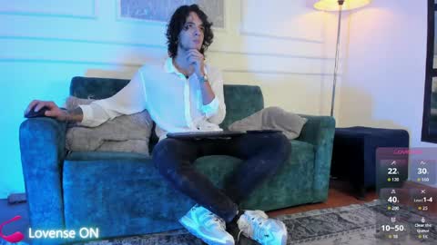 Snapshot of skinny_mac_ chatting on 05-10-26, 12:54 Mac online show from 05-10-26, 12:54
