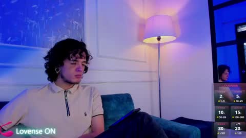 Snapshot of skinny_mac_ chatting on 05-11-26, 12:33 Mac online show from 05-11-26, 12:33