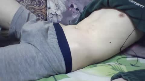 Snapshot of skinnycuteman chatting on 01-04-25, 12:27 skinnycuteb0y online show from 01-04-25, 12:27