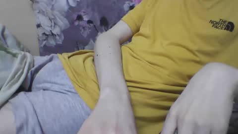 Snapshot of skinnycuteman chatting on 01-13-25, 06:38 skinnycuteb0y online show from 01-13-25, 06:38