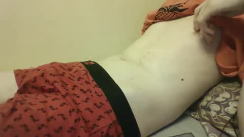 Snapshot of skinnycuteman chatting on 09-19-25, 09:04 skinnycuteb0y online show from 09-19-25, 09:04