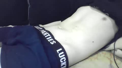 Snapshot of skinnycuteman chatting on 05-16-26, 07:34 skinnycuteb0y online show from 05-16-26, 07:34