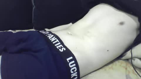Snapshot of skinnycuteman chatting on 05-16-26, 07:56 skinnycuteb0y online show from 05-16-26, 07:56