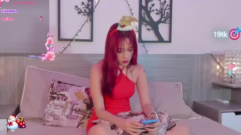 Snapshot of skinnyfoxyy chatting on 12-04-24, 08:07 Foxy online show from 12-04-24, 08:07