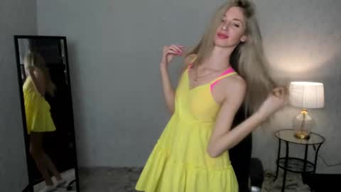 Snapshot of skinnyladyy chatting on 01-29-25, 02:09 Skinnyladyy online show from 01-29-25, 02:09