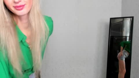 Snapshot of skinnyladyy chatting on 02-01-25, 08:08 Skinnyladyy online show from 02-01-25, 08:08
