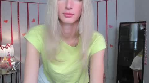 Snapshot of skinnyladyy chatting on 02-22-25, 02:06 Skinnyladyy online show from 02-22-25, 02:06