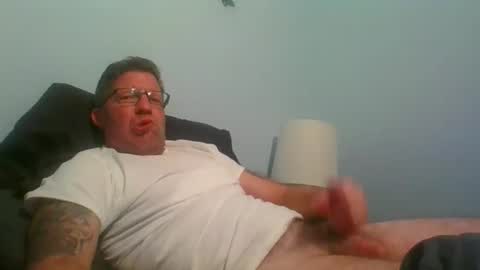 Snapshot of skinnymeat858205 chatting on 12-16-25, 04:17 skinnymeat858205 online show from 12-16-25, 04:17