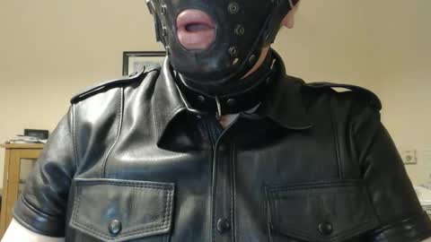 Snapshot of sklave_ol chatting on 12-14-25, 07:47 sklave_ol online show from 12-14-25, 07:47