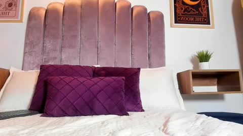 Snapshot of sky_caroline chatting on 11-06-25, 07:15 Sky Caroline online show from 11-06-25, 07:15