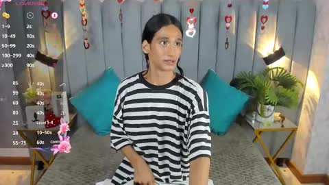 Snapshot of sky_fox_1 chatting on 02-10-25, 03:21 STIVEN online show from 02-10-25, 03:21