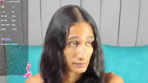 Snapshot of sky_fox_1 chatting on 03-10-25, 01:10 STIVEN online show from 03-10-25, 01:10