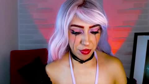 Snapshot of sky_girl1 chatting on 12-10-24, 08:08 Mile online show from 12-10-24, 08:08