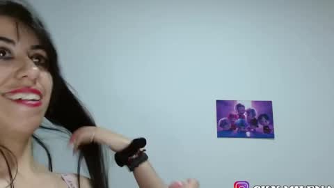 Snapshot of sky_girl1 chatting on 01-19-25, 04:44 Mile online show from 01-19-25, 04:44